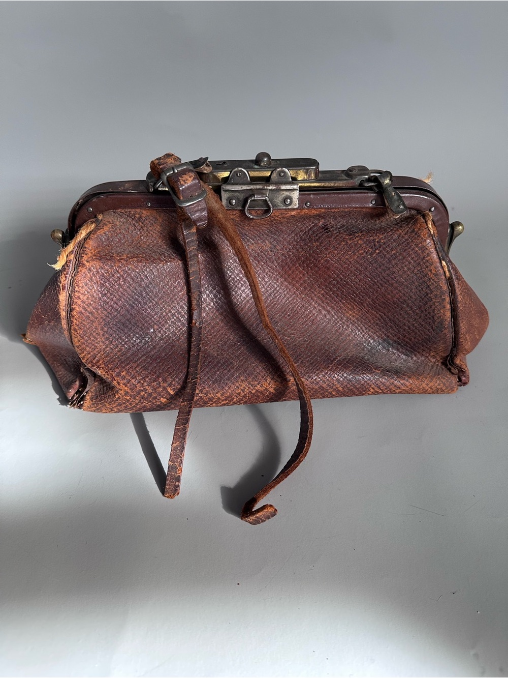 Vintage Victorian Brown Leather Doctor Hinged Bag